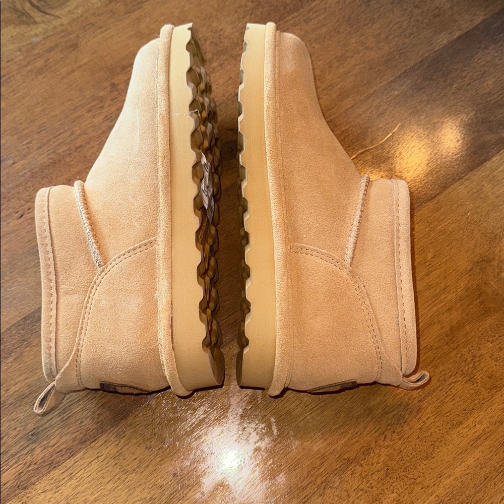 Bearpaw Sherpa Lined Bootie - Picture 3 of 6